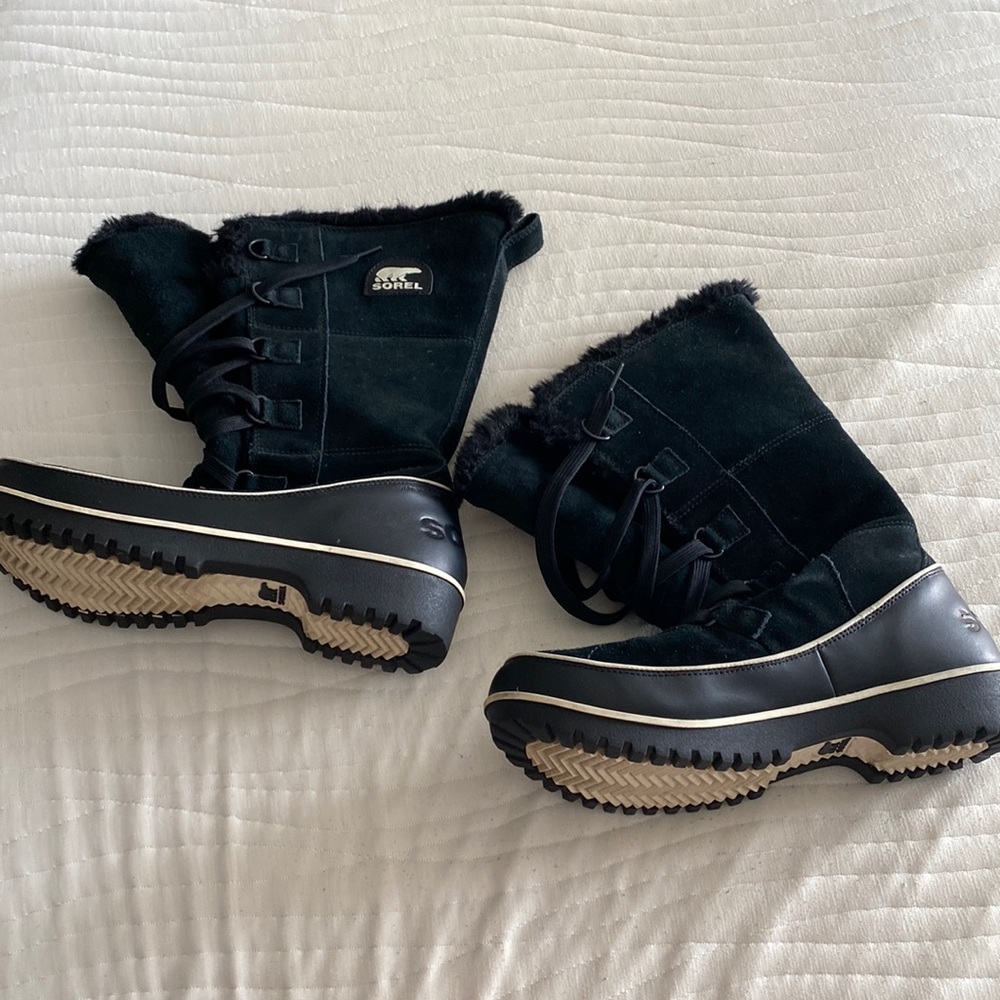 Sorel size 11 snow boots. Worn 2x great condition